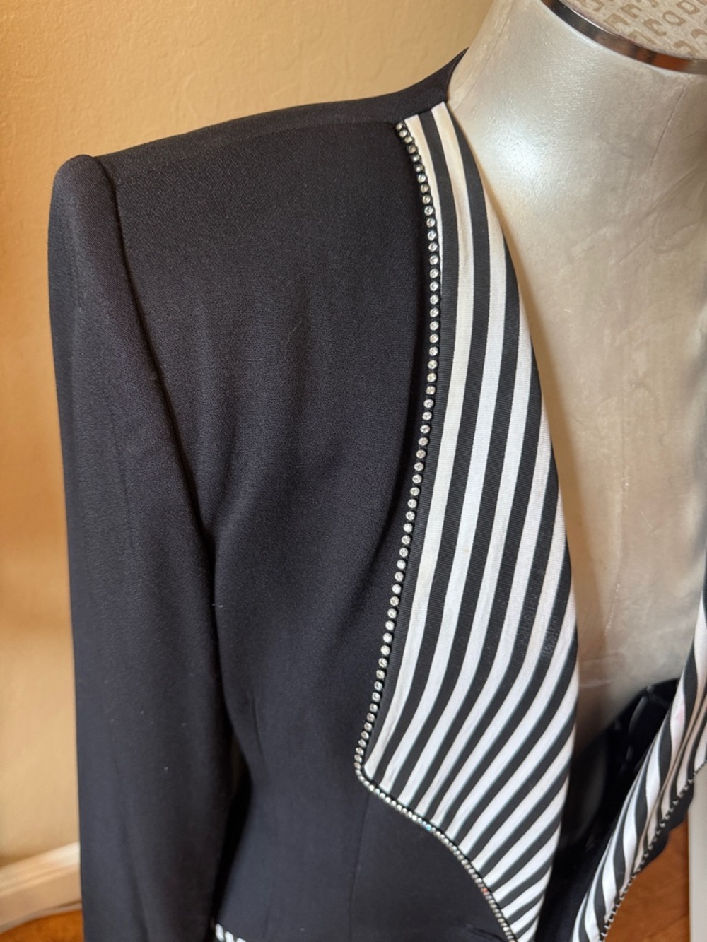 Criscione Vintage Cache 80s 90s Black Blazer Striped Contrast Lapel Rhinestone M - Picture 16 of 17